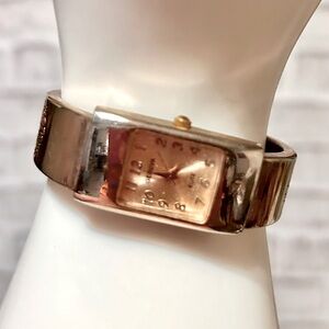 Geneva Elite Gold Tone Bangle Watch - Works Great!